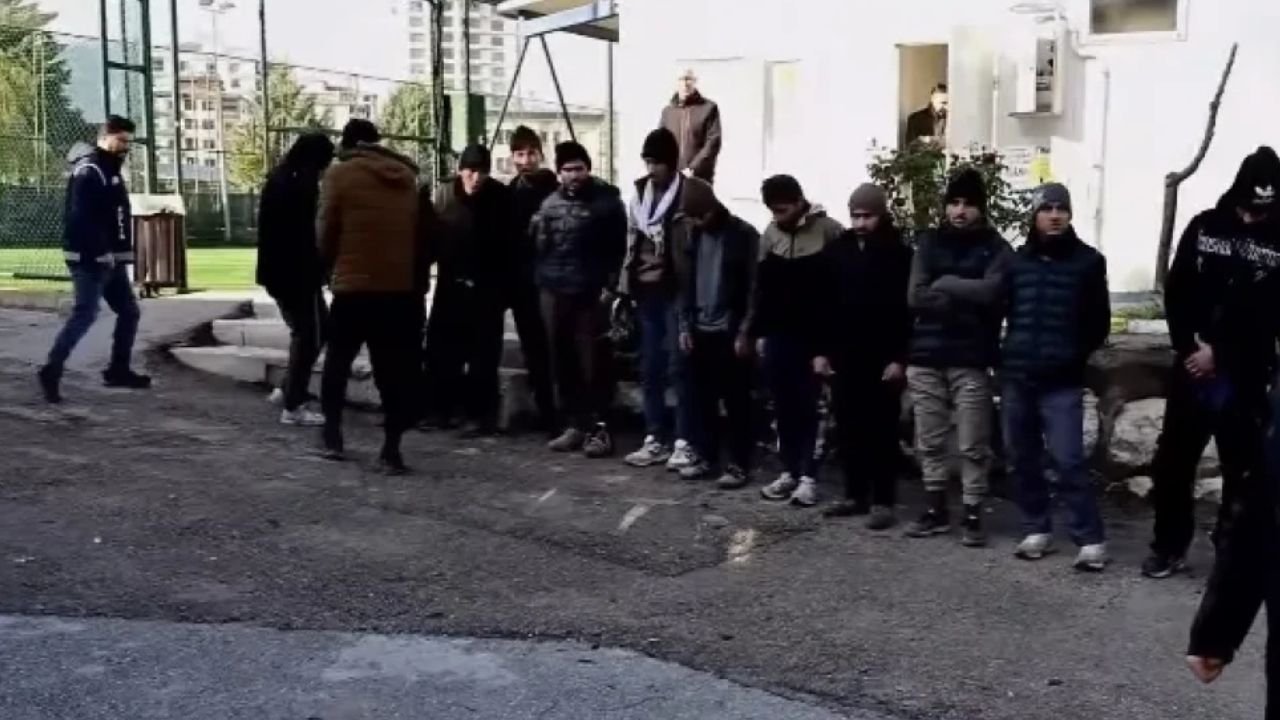 Amasya’da 13 Düzensiz Göçmen Yakalandı, Organizatöre İşlem Başlatıldı