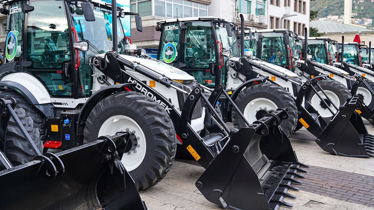 Ordu Belediyesi 25 Yeni Araç ve İş Makinesi ile Filosunu Güçlendirdi