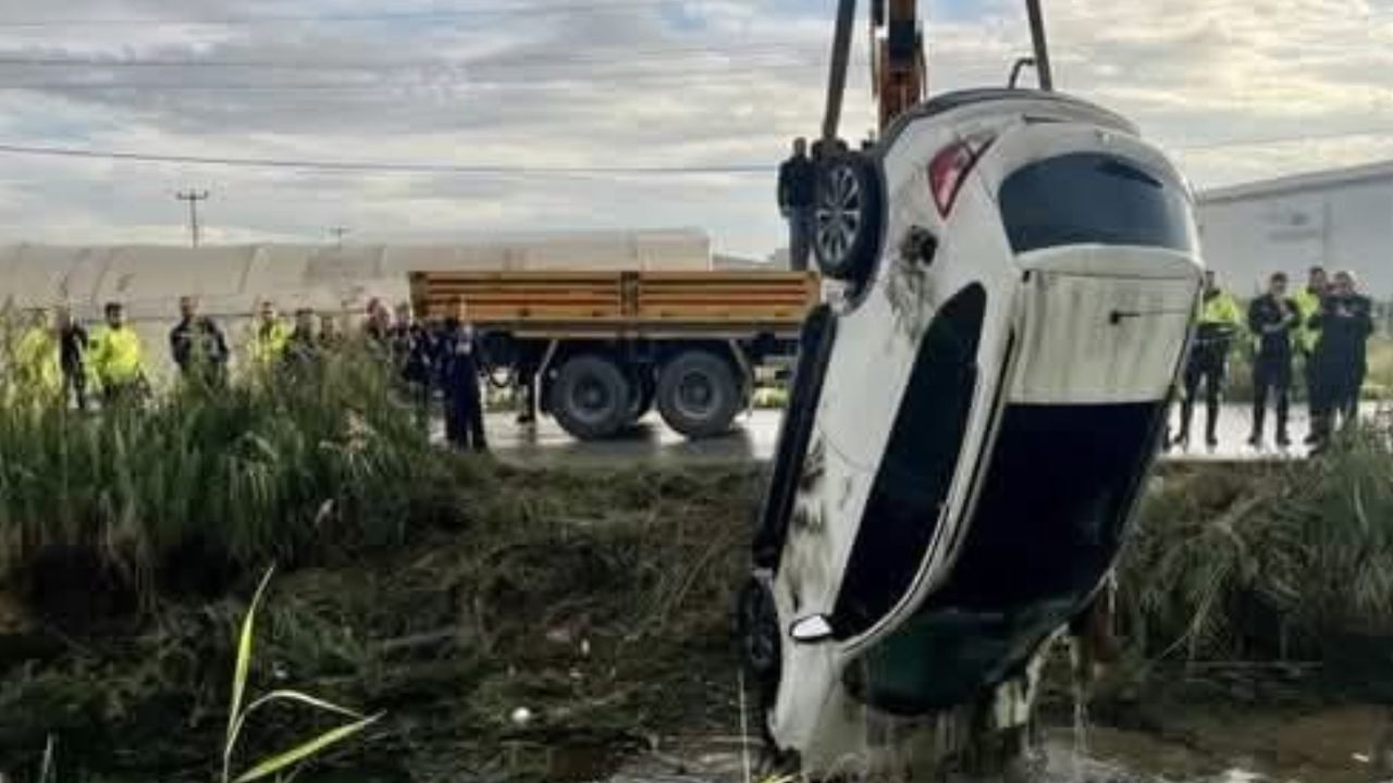 Antalya’da Dere Yatağında Bulunan Araçta Kadın Cesedi Çıktı