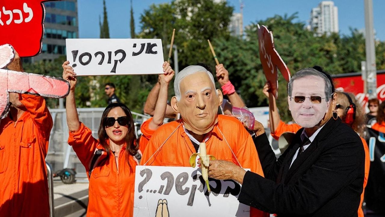 Netanyahu’nun Af Talebi İsrail’de Geniş Protestolara Yol Açtı