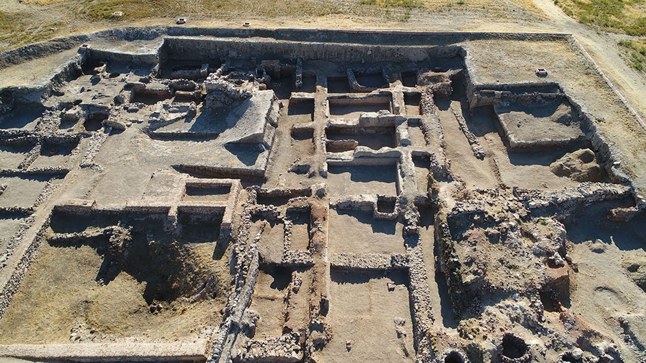 Kayseri Kültepe Kazılarında Helenistik Dönem Mozaikleri Bulundu