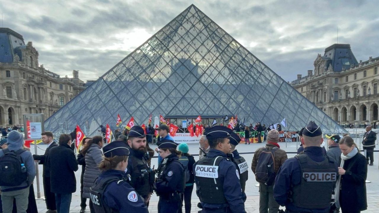 Louvre Müzesi’nde Bilet Zamları ve Güvenlik Sorunları Greve Yol Açtı