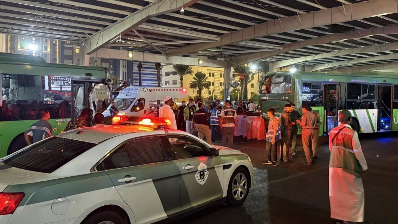 Mekke’de Umre Kafilesine Otobüs Çarptı: 1 Ölü, 2 Yaralı