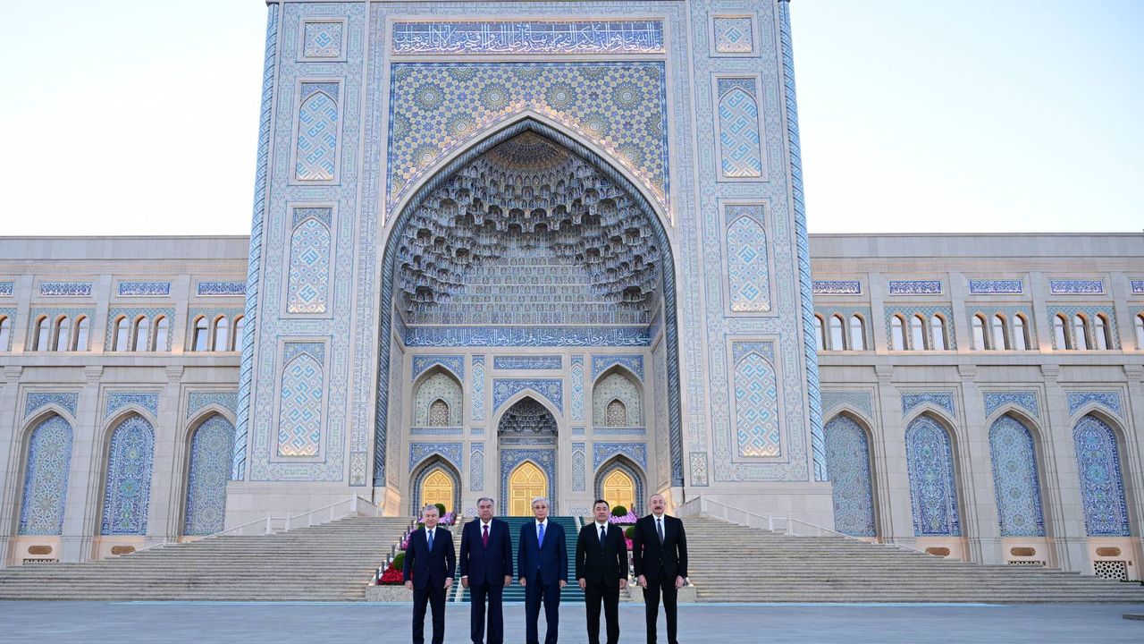 Mirziyoyev Döneminde Özbekistan’da Yeni Siyaset ve Kültürel Rönesans