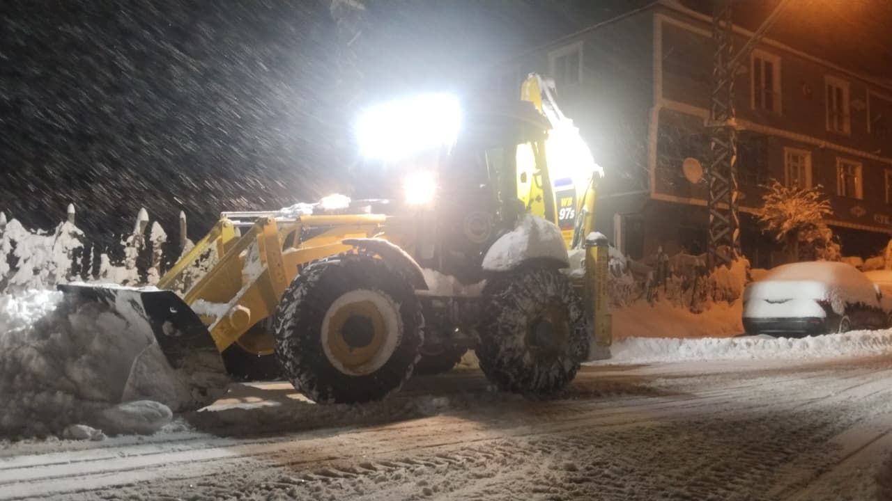 Ordu’da 120 cm Kar Kalınlığı: Belediye Yoğun Mücadele Başlattı