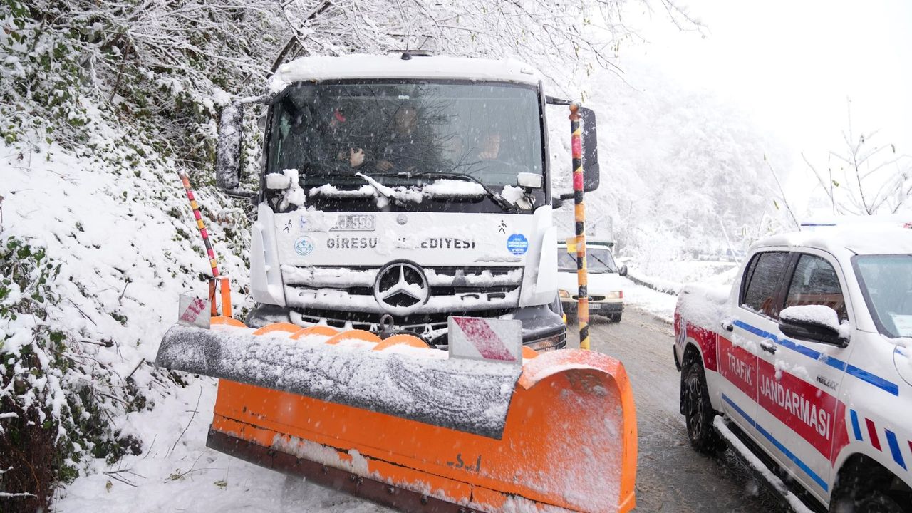 Giresun Belediyesi Kar Küreme Çalışmalarını Tamamladı