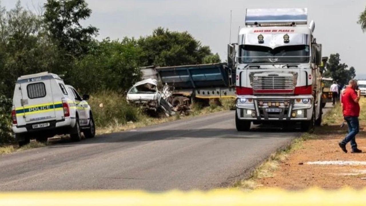 Güney Afrika’da Okul Servisi Kazasında 14 Öğrenci Hayatını Kaybetti
