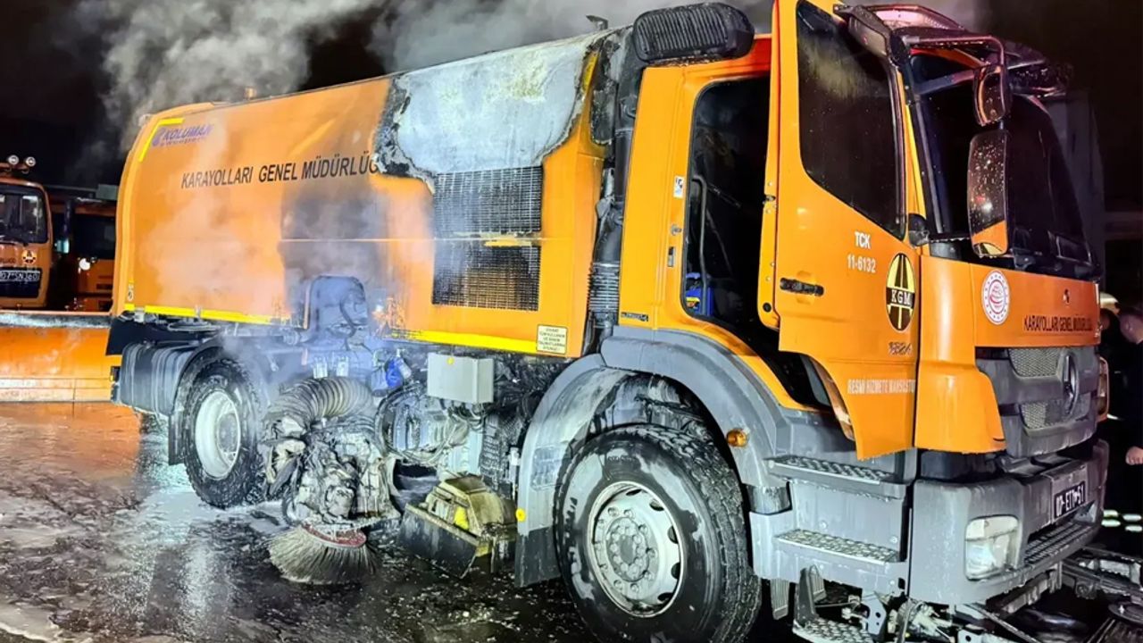 Isparta’da Karayolları Kamyonu Seyir Halindeyken Alev Aldı