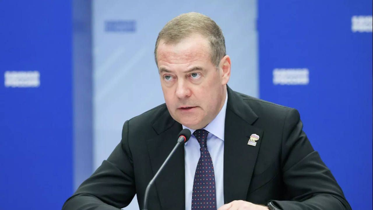 Medvedev: NATO ve Avrupa Askeri Varlığı Ukrayna’da Kabul Edilmeyecek