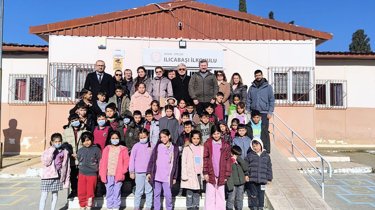 Aydın’da Okullara Fidan Dikimi ile Yeşil Dönüşüm Başladı