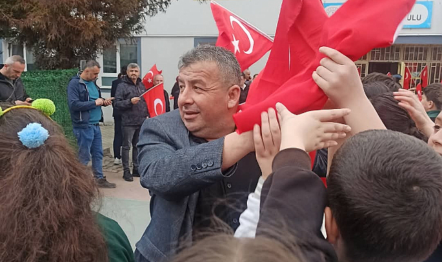 KAVSİYAD Başkanı Öğrencilerle Bayrağın Önemini Konuştu