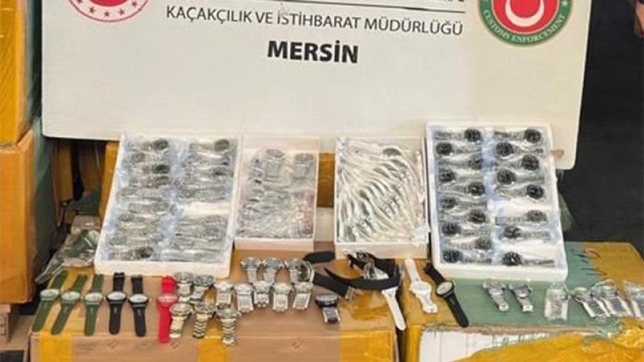 Mersin’de 1,5 Milyar Liralık Taklit Saat Operasyonu