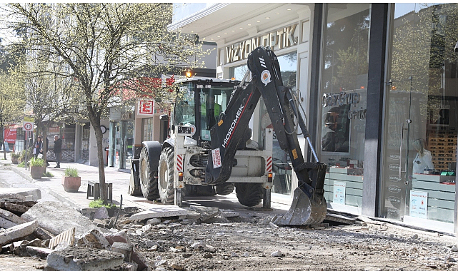 Samsun İstiklal Caddesi’nde Kapsamlı Asfalt Yenileme Başladı