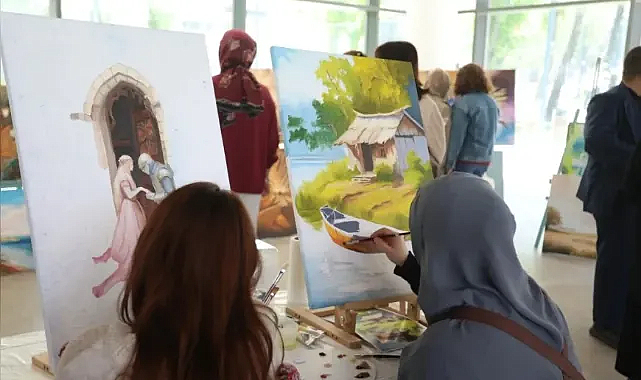 İnegöl’de İNESMEK Yağlı Boya Sergisi 61 Eserle Açıldı