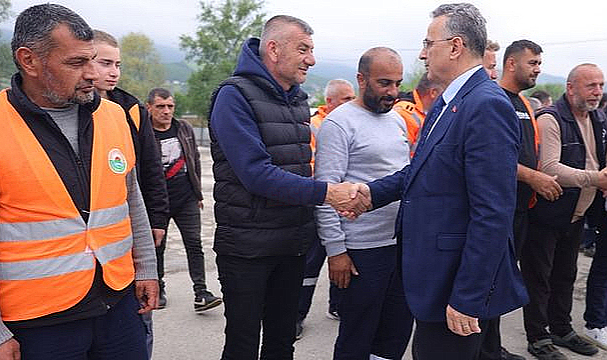 İlkadım Belediye Başkanı, Kurban Bayramı öncesi personelle bayramlaştı
