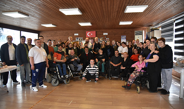 Atakum’da özel gereksinimli bireyler seramik atölyesinde buluştu