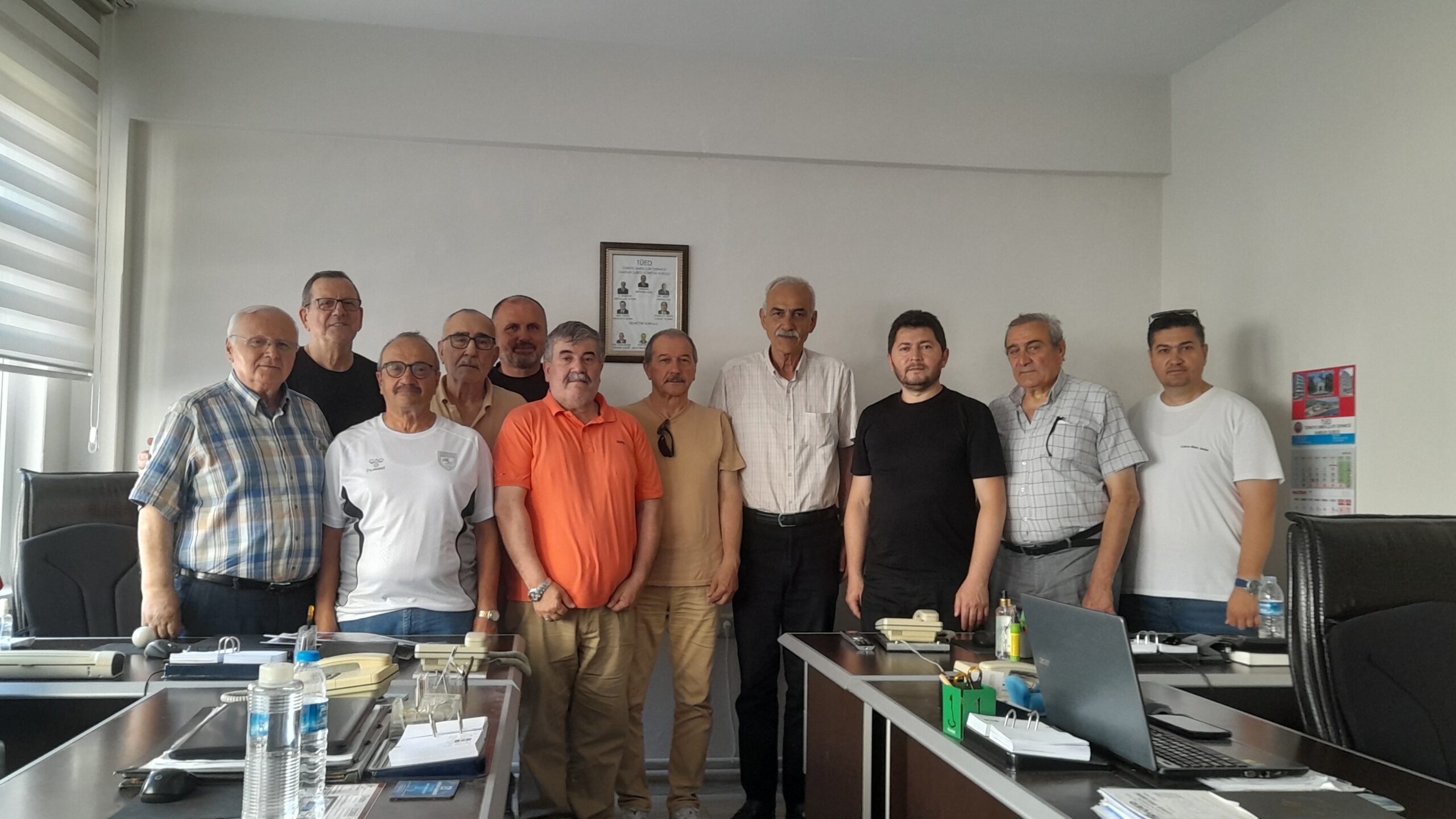 Samsun Anahtar Parti İl Başkanı Dr.Ahmet KARAKUÇAK  30 Haziran Emekliler Gününde TÜED Yönetimini Anlamlı ziyaret etti.