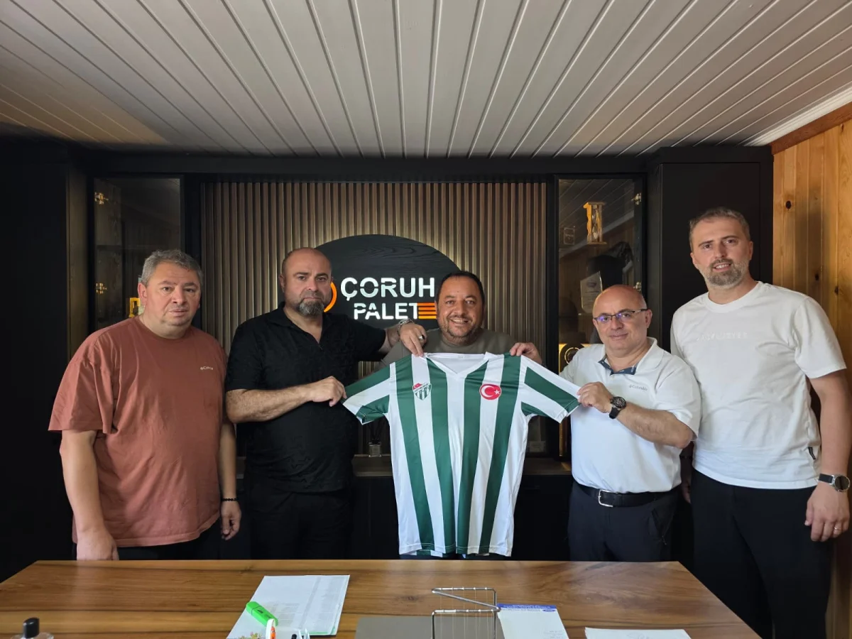 Artvinspor kadın voleybol takımı için Bursalı iş insanından destek
