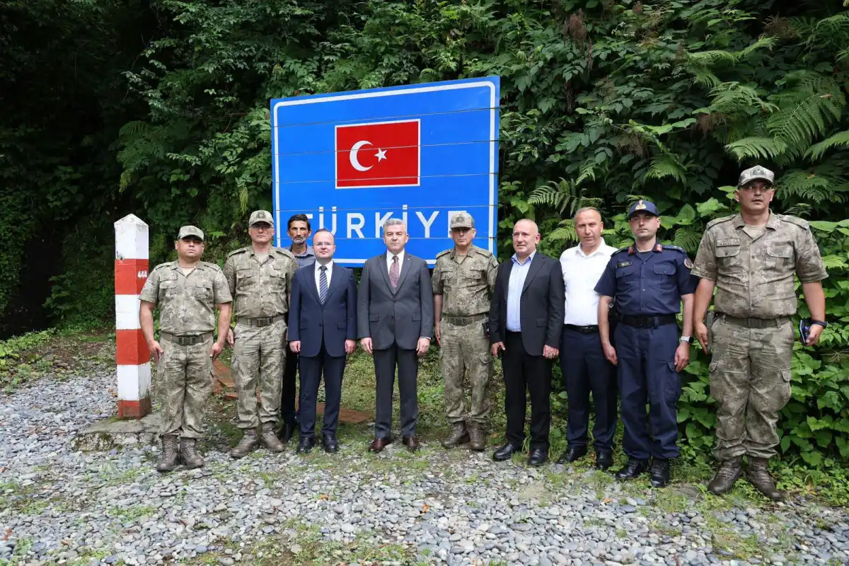 Artvin Valisi Ergün, Sarp Sınır Kapısı’nda incelemelerde bulundu