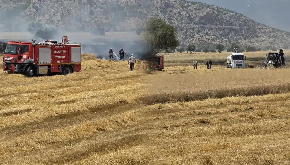 Burdur’da arazi yangını ekiplerin hızlı müdahalesiyle söndürüldü