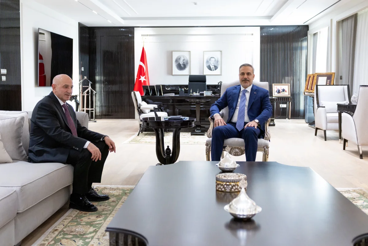 Dışişleri Bakanı Fidan, NATO Zirvesi öncesi emniyet müdürüyle görüştü