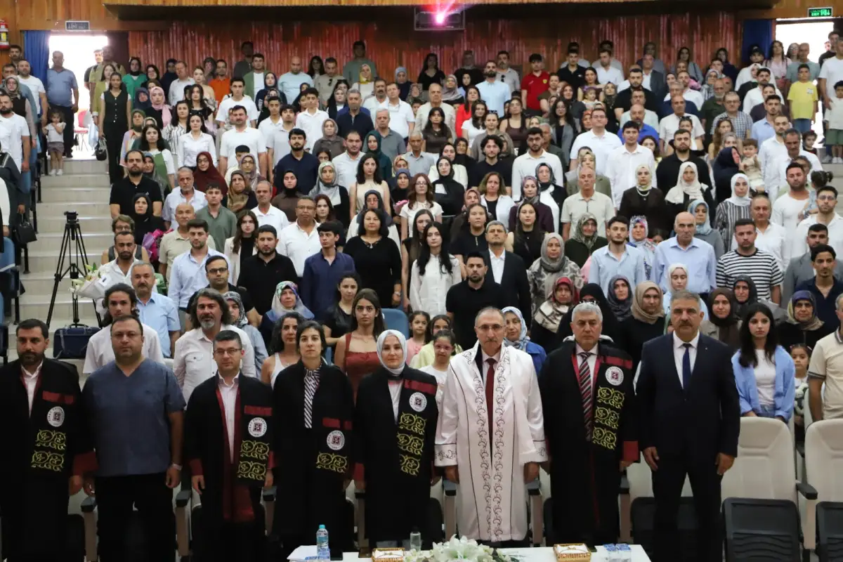 Fırat Üniversitesi Diş Hekimliği Fakültesi 422. mezunlarını verdi