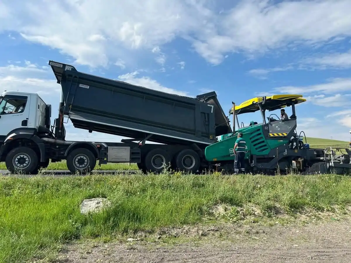 Kars’ın Esenyayla köyünde 4 kilometrelik asfalt çalışması tamamlandı