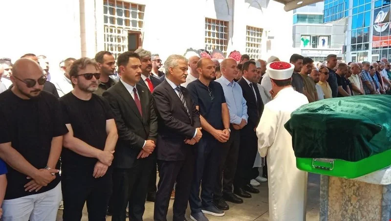 MÜSİAD Başkanı Burhan Özdemir’in dayısı İsmail Sarıoğlu son yolculuğuna uğurlandı