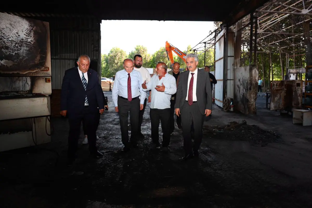Düzce’de orman ürünleri tesisindeki yangın sonrası protokol ziyareti