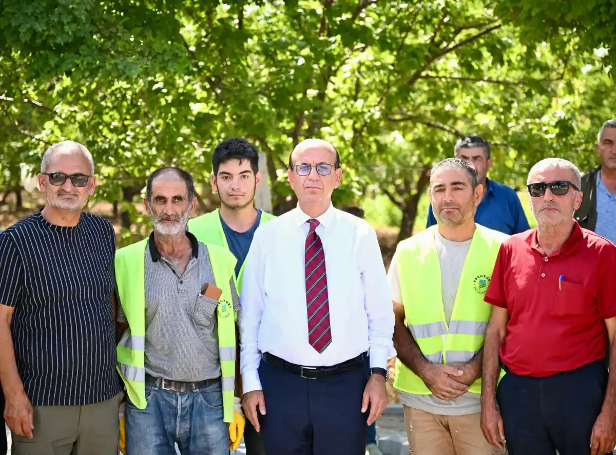 Malatya’da Yeşilyurt Belediyesi Görgü Mahallesi’nde yol çalışmalarını sürdürüyor