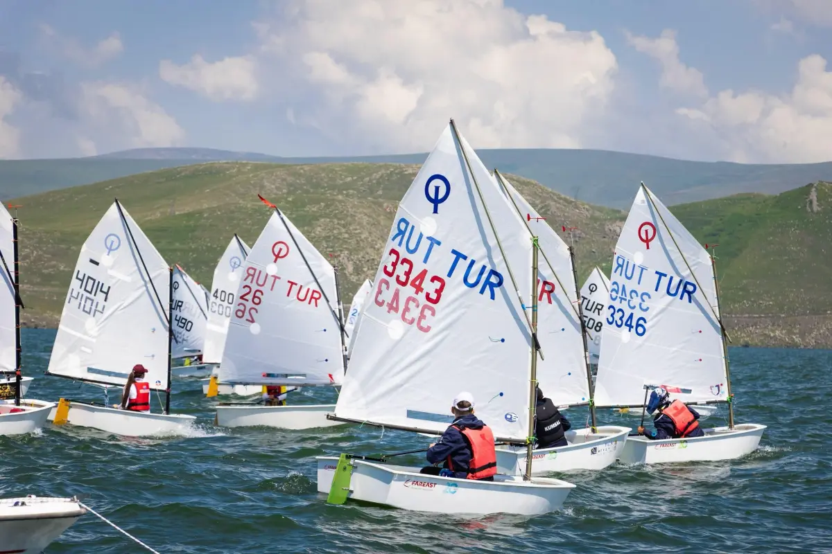 Anadolu Yelken Ligi 2. Ayak Yarışları Çıldır Gölü’nde
