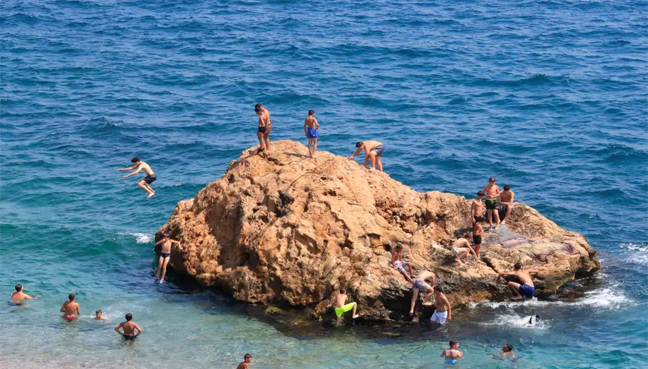 Antalya’da nem yüzde 80, hissedilen sıcaklık 40 derece