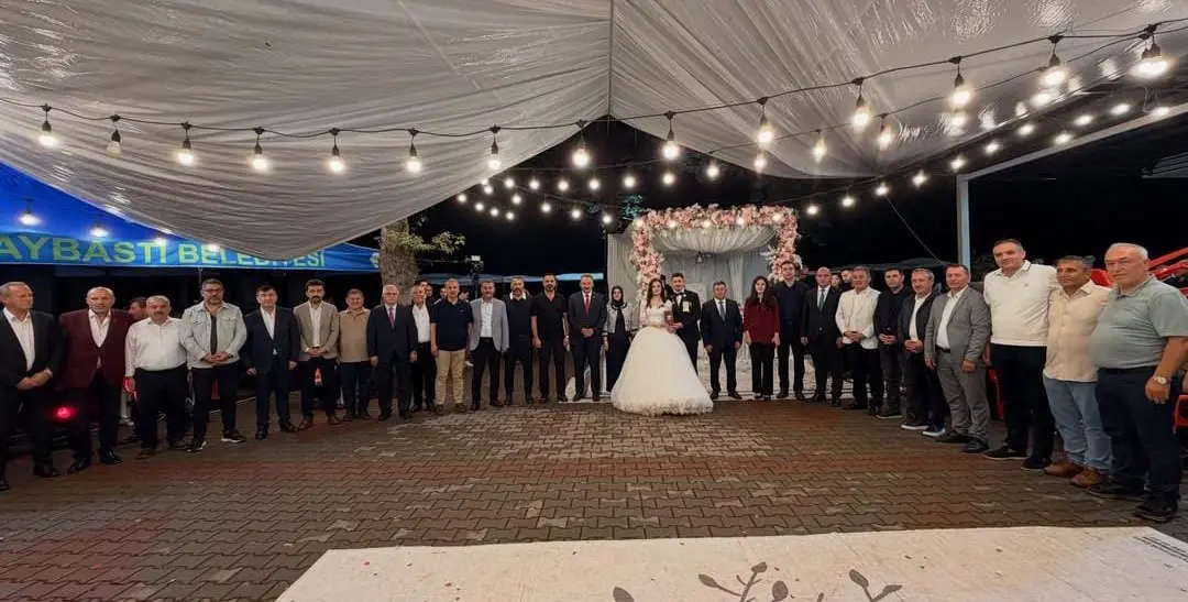 Tartışma yaratan düğün görseli yapay zekâ ile hazırlanmış