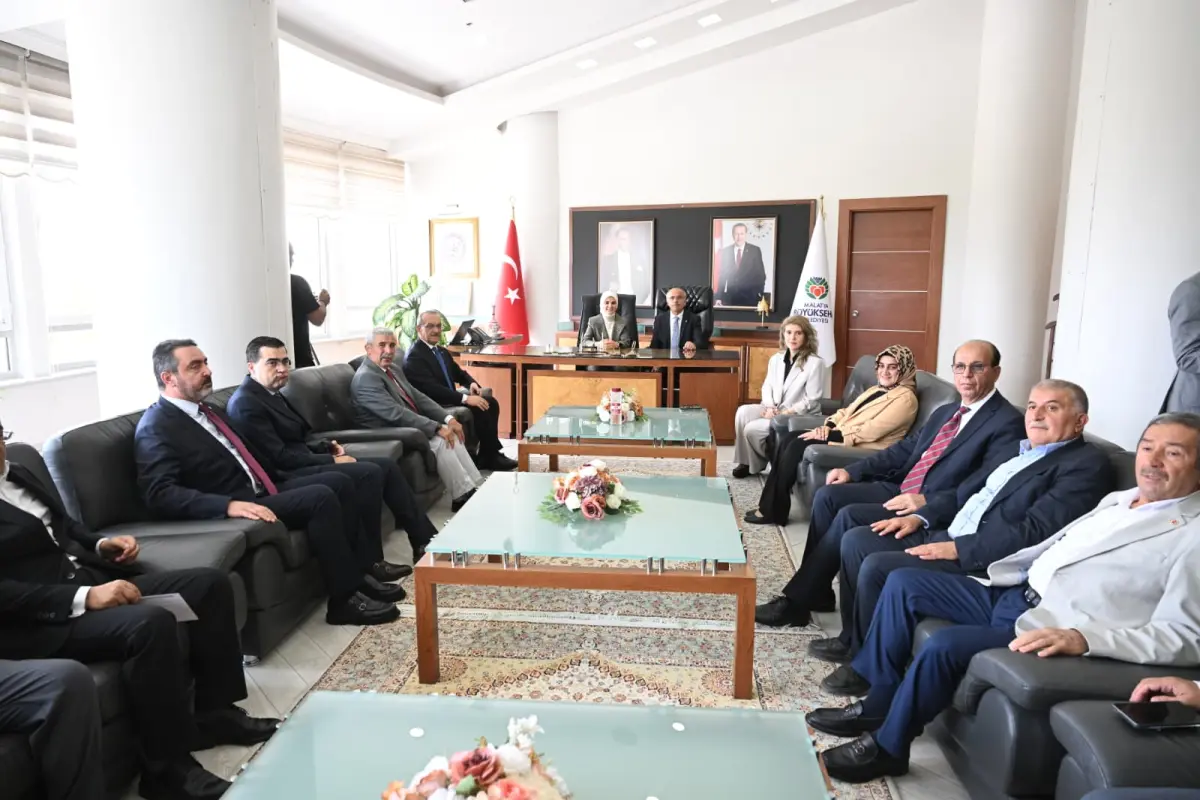 Bakan Göktaş’tan Malatya’nın kütüphanesine tam not