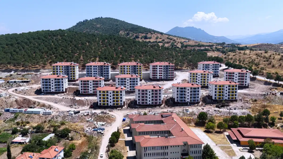 Sındırgı’da 1121 deprem konutu tamamlanıyor