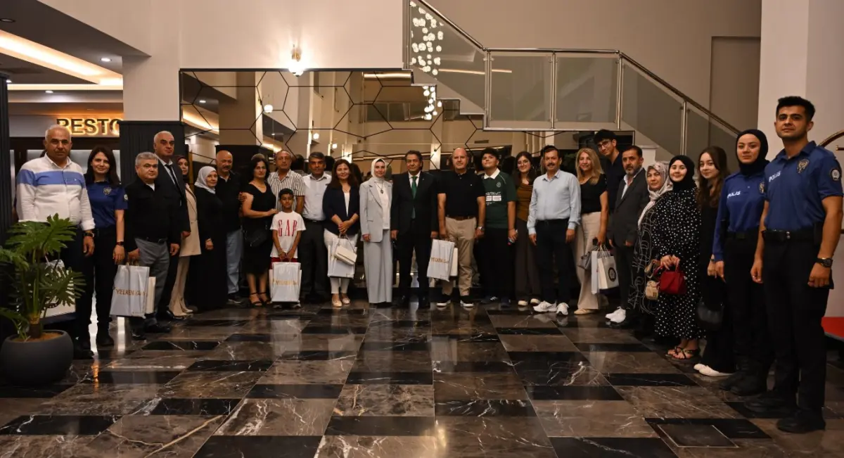 Hatay’da 9 personele plaket ve hediye takdim edildi