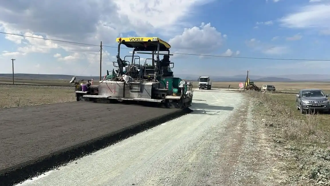 Kars’ta 89 köye 168 bin metrekare kilit parke taşı döşenecek