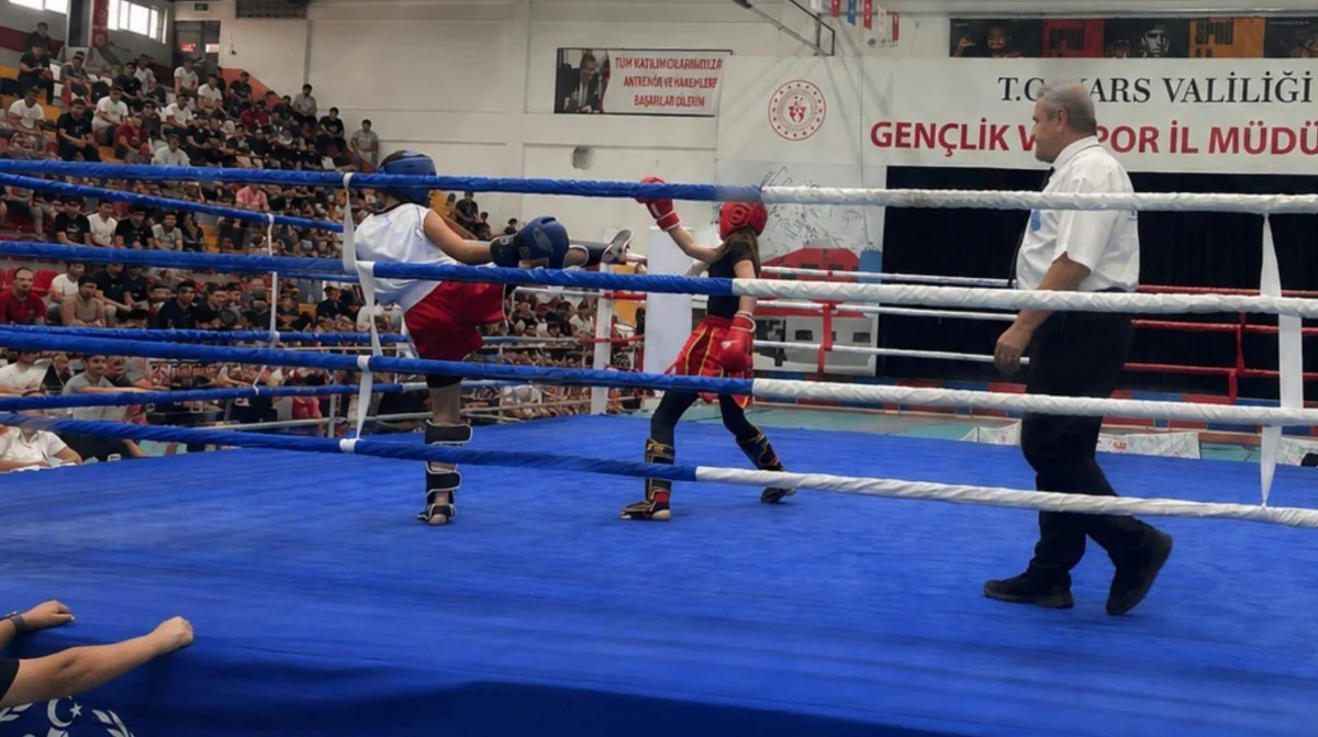 Kars’ta uluslararası kick boks müsabakaları başladı