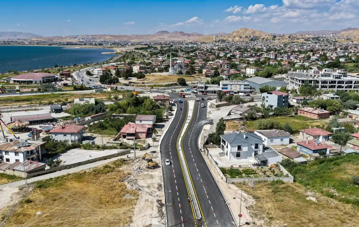 Van’da Sahil Yolu kavşak düzenlemesi tamamlandı