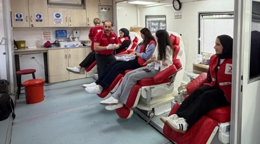 Trabzon Üniversitesinde 50 öğrenci kan bağışında bulundu