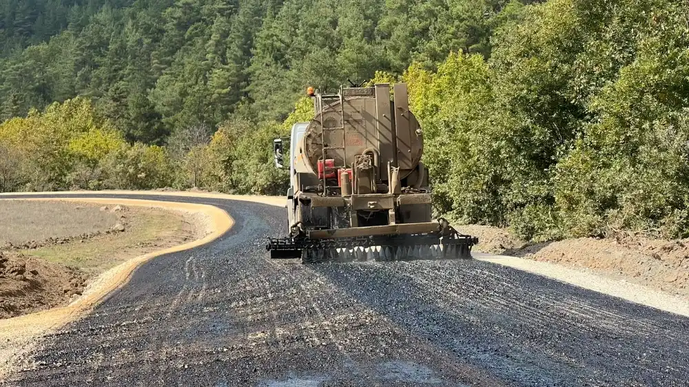 Bursa Osmangazi’de 10 kilometrelik yol yenilendi
