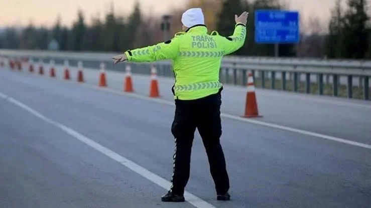 Cumhuriyet Bayramı provası Vatan Caddesi’ni trafiğe kapattı