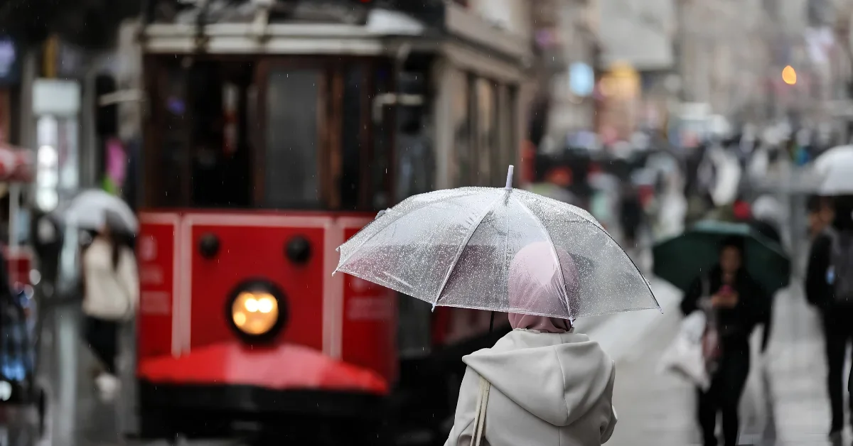 İstanbul’da sağanak nedeniyle okullar bir gün tatil edildi