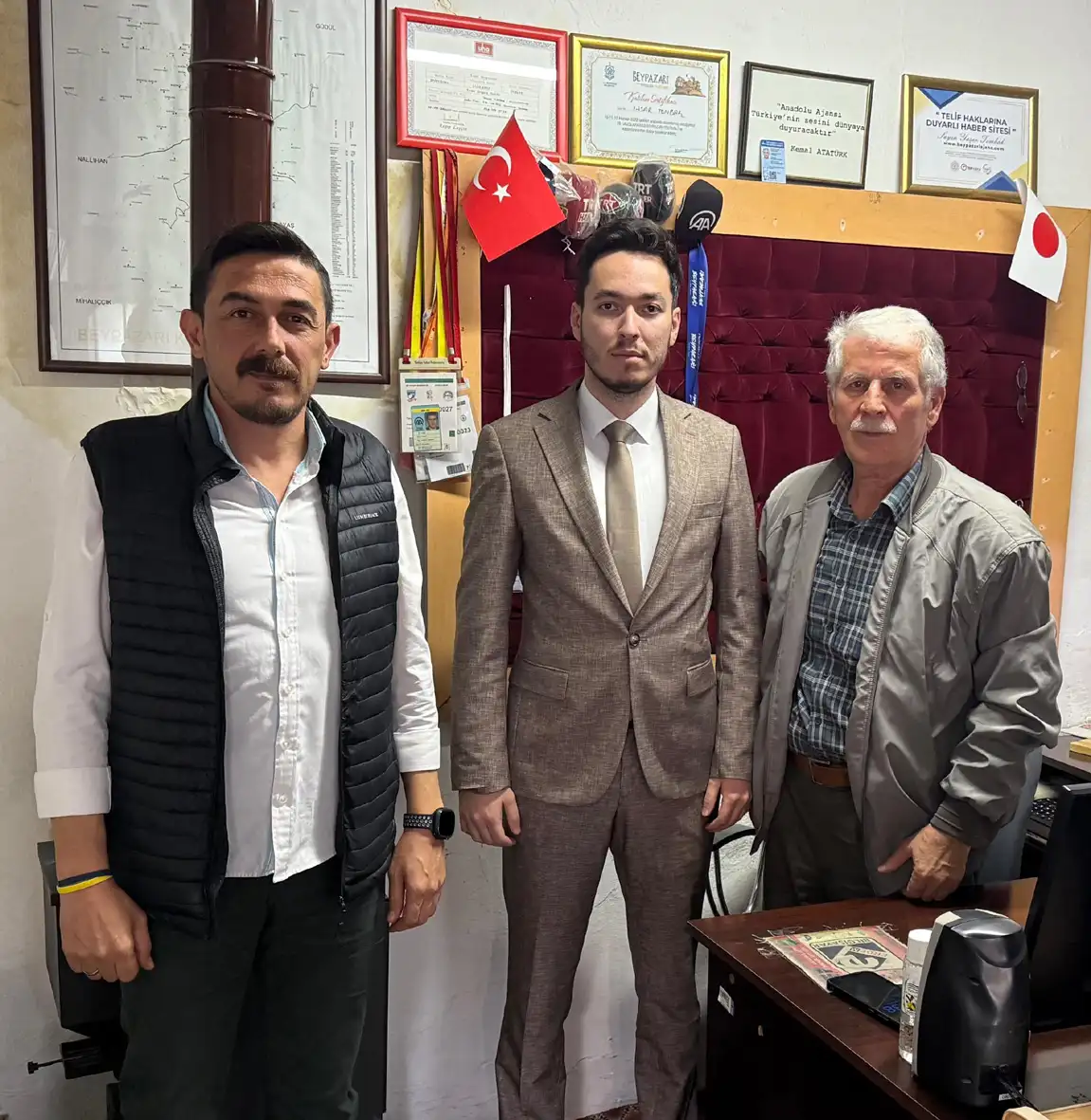 İYİ Parti Beypazarı İlçe Başkanı gazeteci Tonbak’ı ziyaret etti