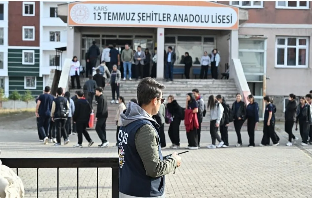 Kars’ta okul çevrelerinde güvenlik denetimleri sürüyor