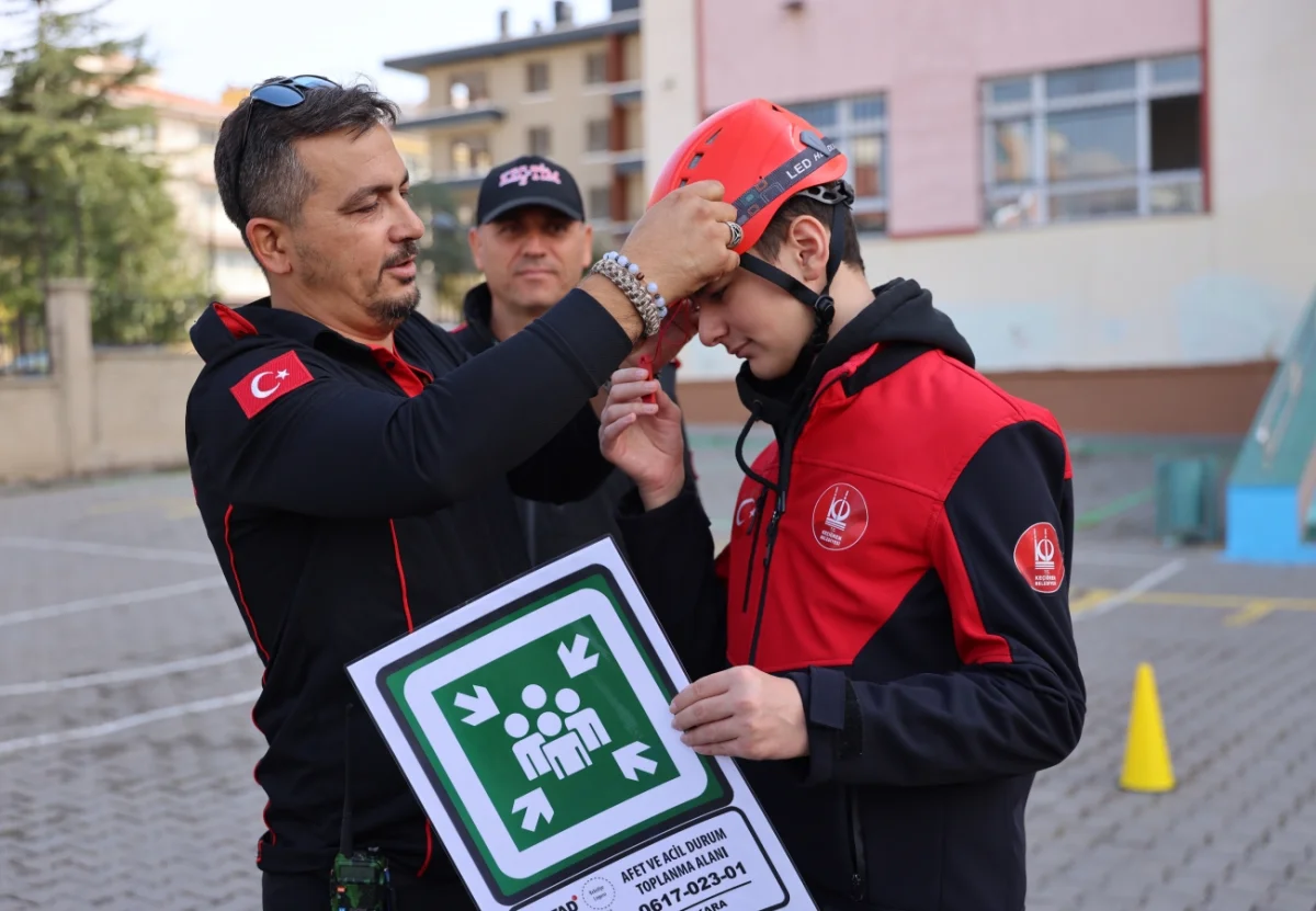 Keçiören’de öğrencilere afet ve yangın eğitimi verildi