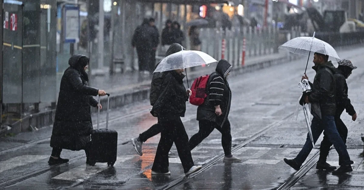 Türkiye Geneli Hava Durumu: Sağanak ve Sis Uyarısı