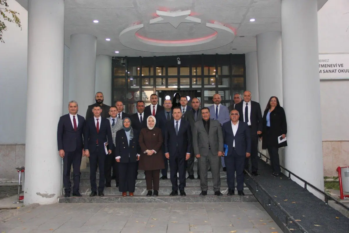 Bakan Yardımcısı Ökten Kars’ta eğitim süreçlerini değerlendirdi