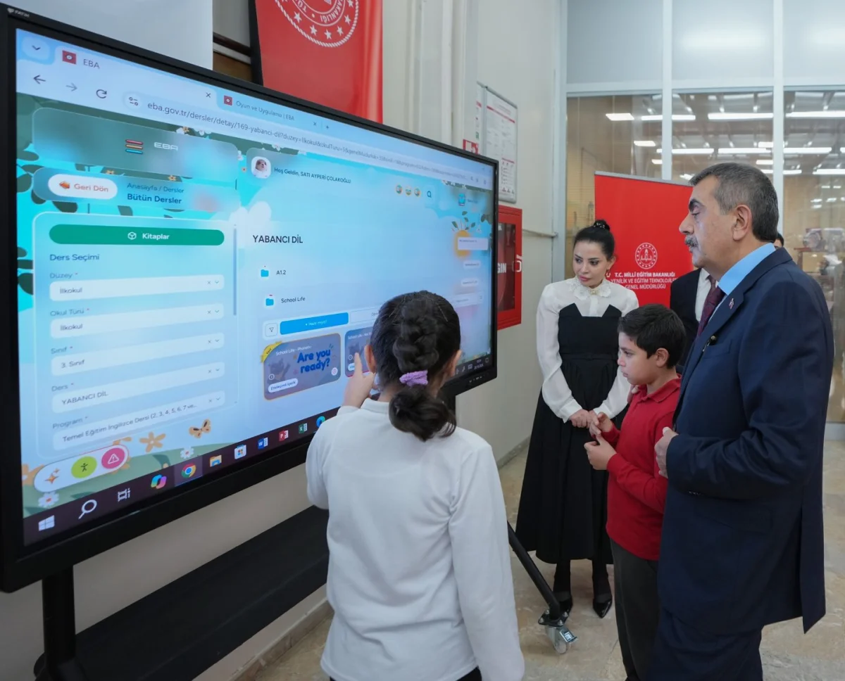 Yeni EBA tanıtıldı: Yapay zekâ destekli eğitim platformu