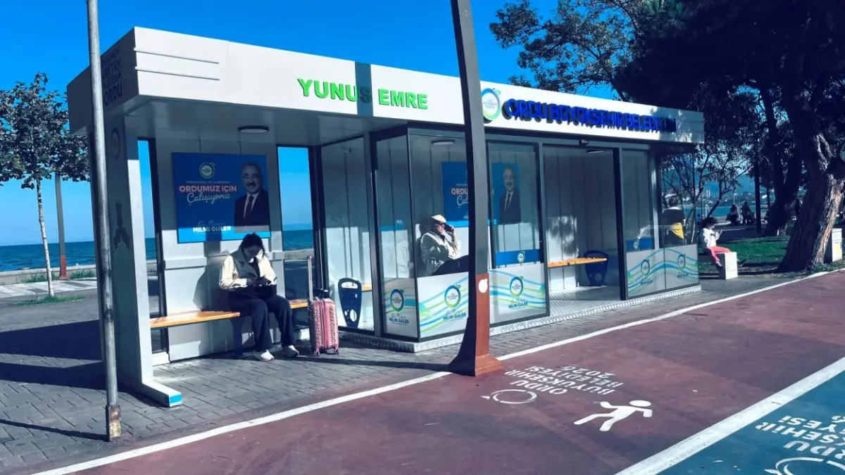 Ünye’de yeni nesil akıllı duraklar hizmete giriyor